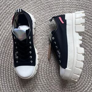 Palladium REVOLT LOW TX Sz Womens 8.5